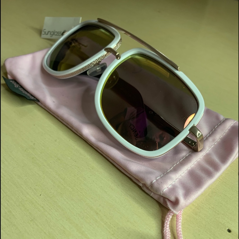 New White Sunglasses with pink lens - Picture 3 of 3
